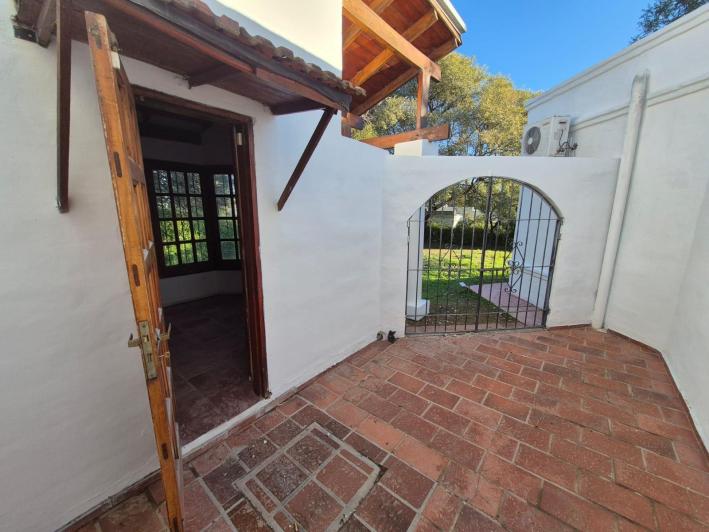 Alquiler Villa Allende Golf casa cuatro dormitorios pileta parque