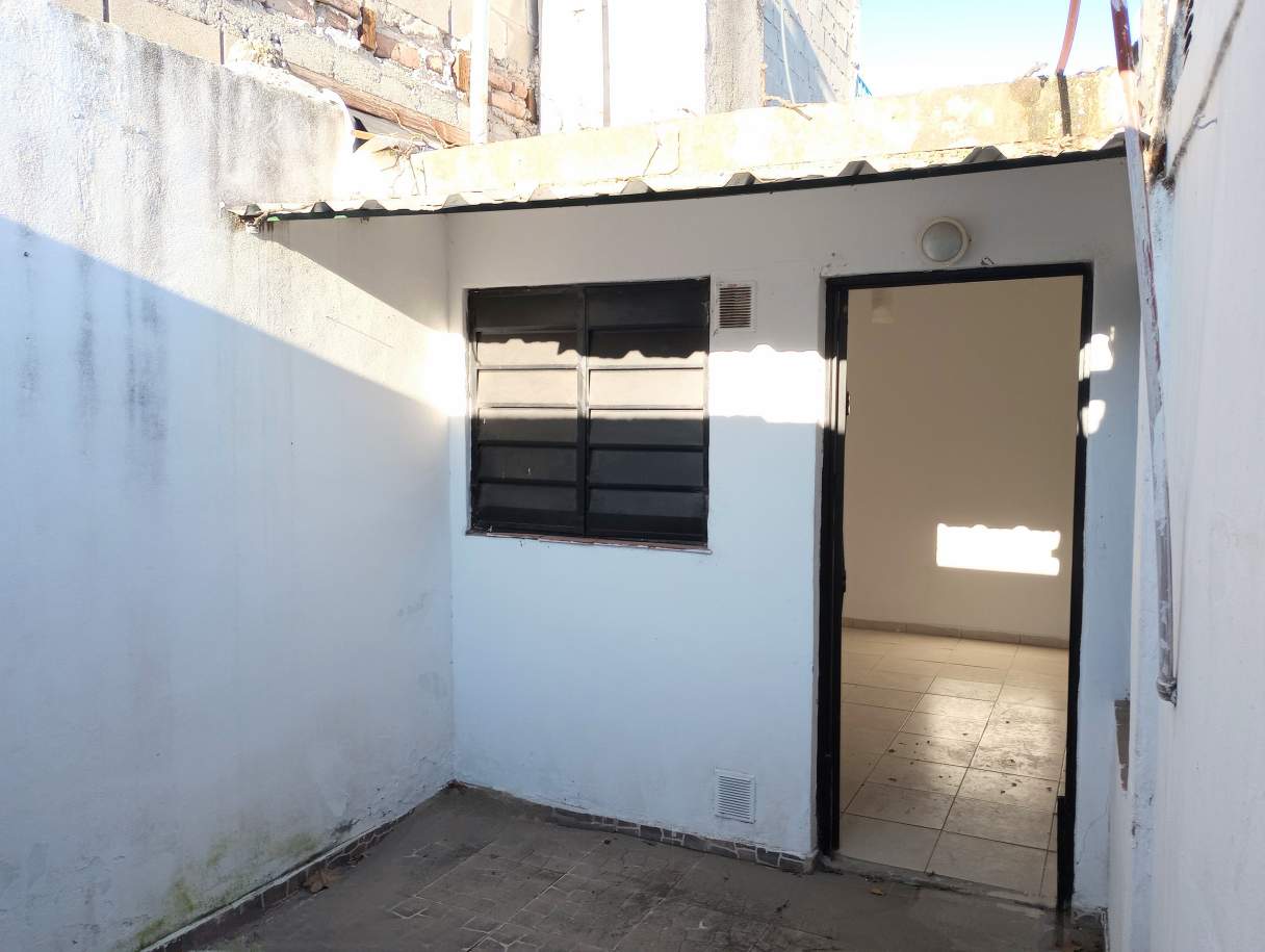 EN VENTA CASA DE DOS DORMITORIOS BANDA NORTE APTO CRÉDITO HIPOTECARIO - RIO CUARTO