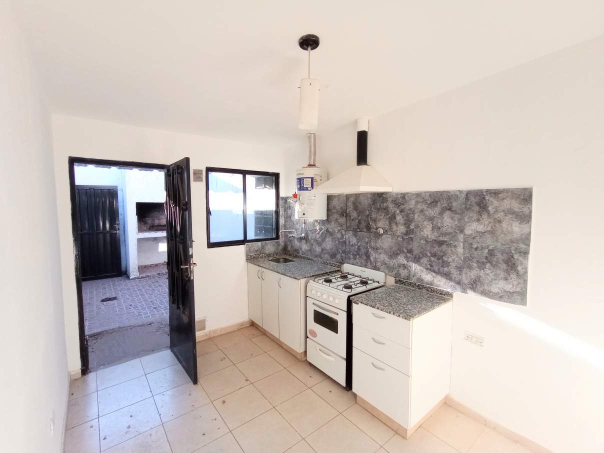 EN VENTA CASA DE DOS DORMITORIOS BANDA NORTE APTO CRÉDITO HIPOTECARIO BANCO NACION (APROBADO)