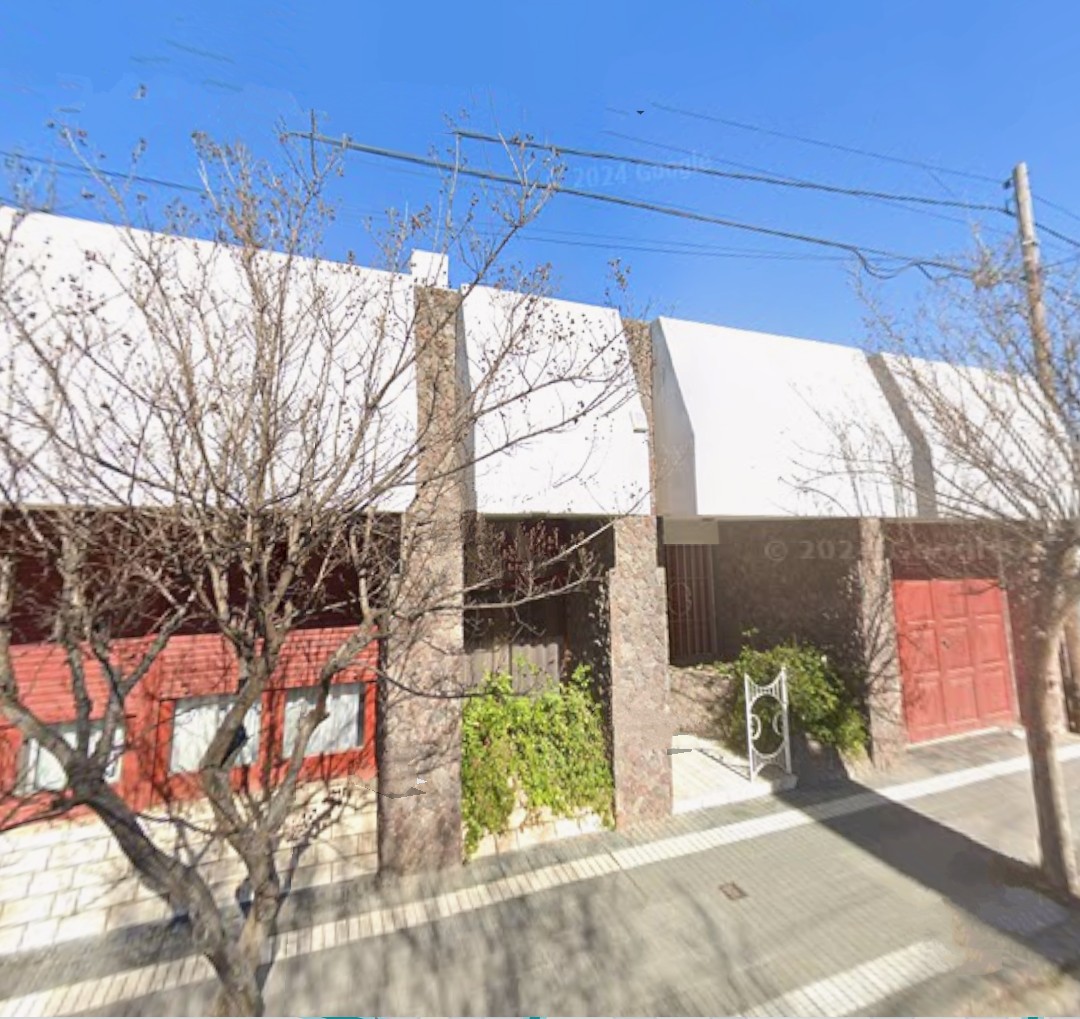 EN VENTA CASA DE 4 DORMITORIOS SECTOR CENTRO RIO CUARTO