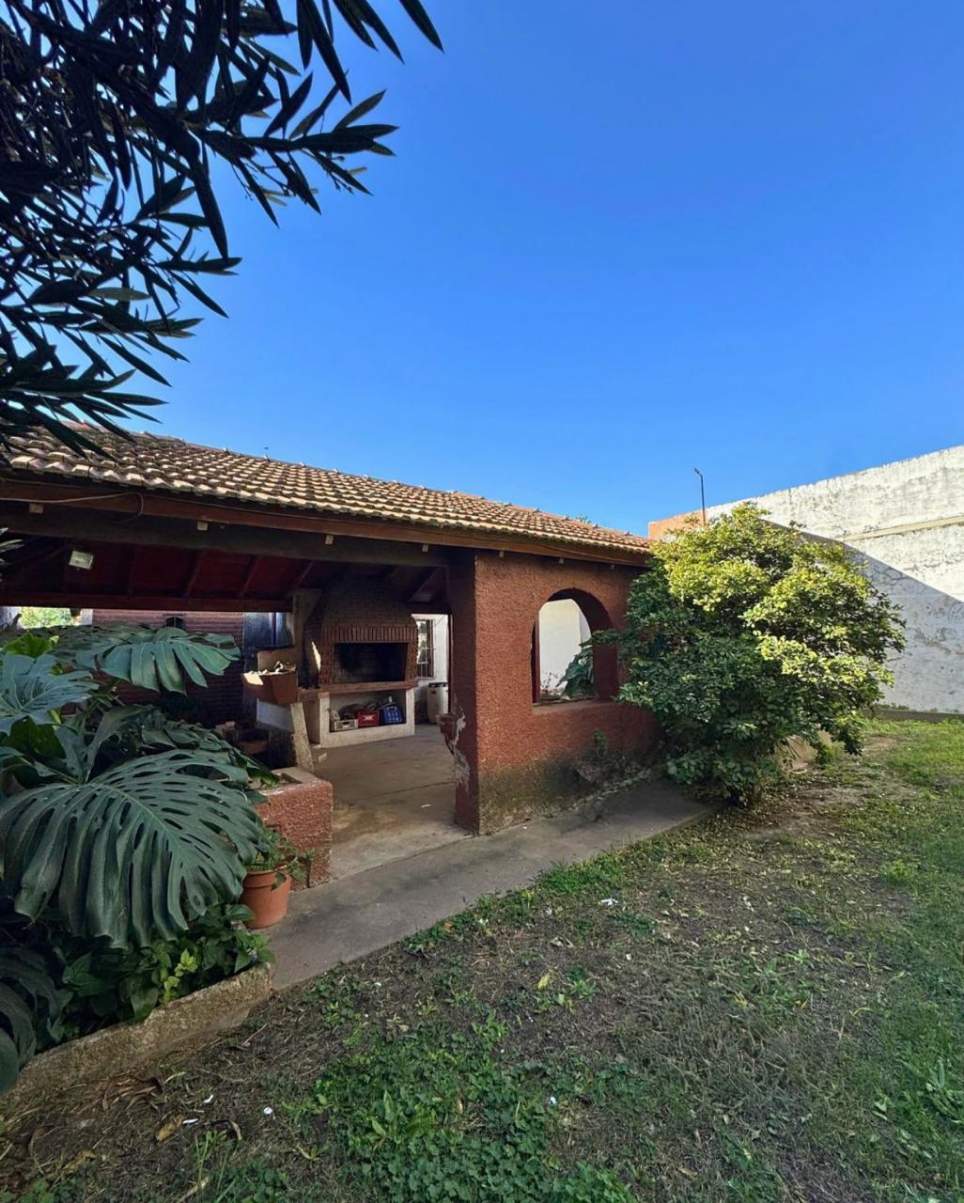 EN VENTA CASA DE 4 DORMITORIOS SECTOR CENTRO RIO CUARTO