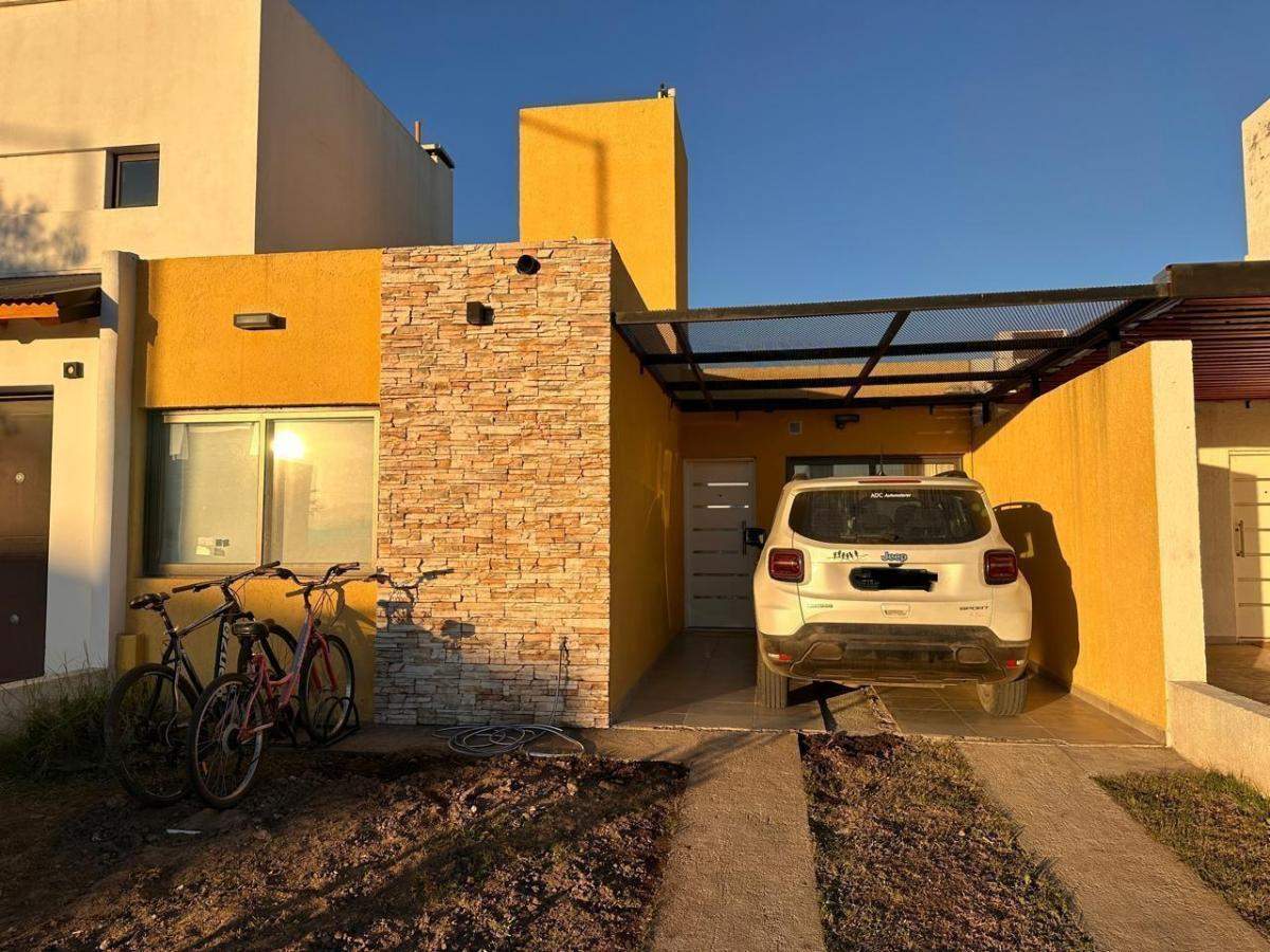 VENTA CASA 2 DORM C PILETA - SAN IGNACIO VILLAGE