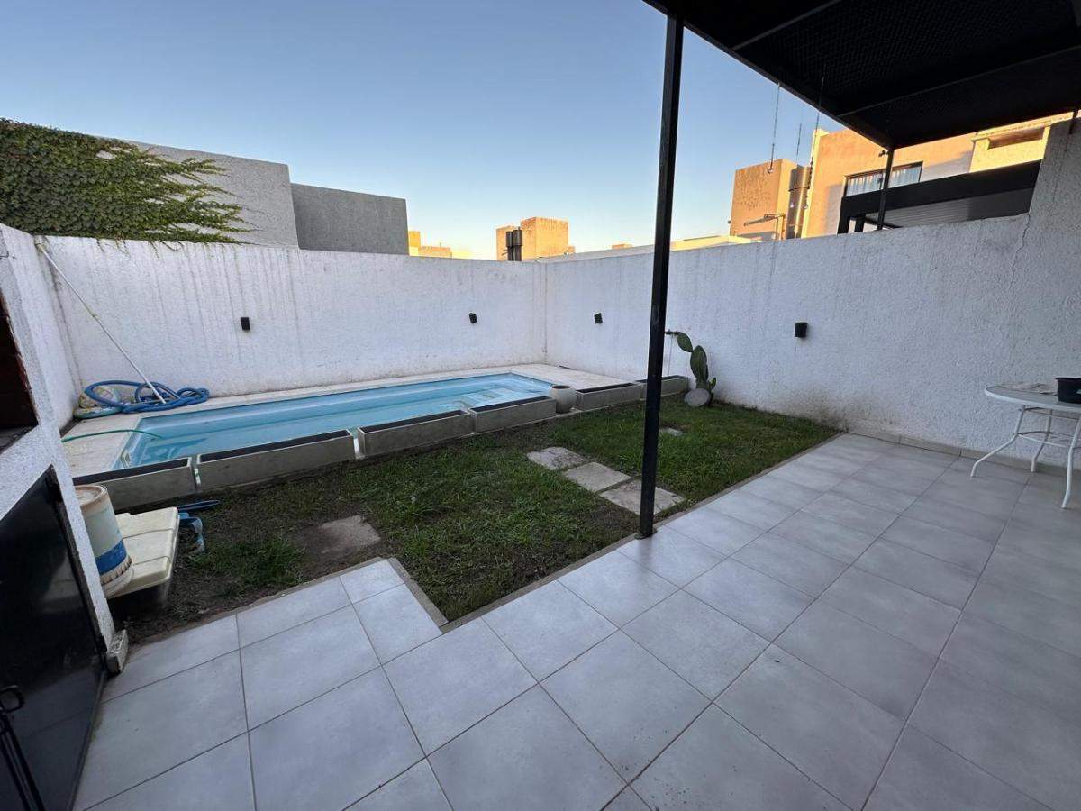 VENTA CASA 2 DORM C PILETA - SAN IGNACIO VILLAGE