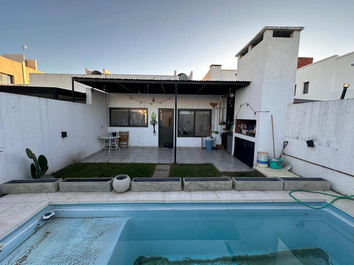VENTA CASA 2 DORM C PILETA - SAN IGNACIO VILLAGE
