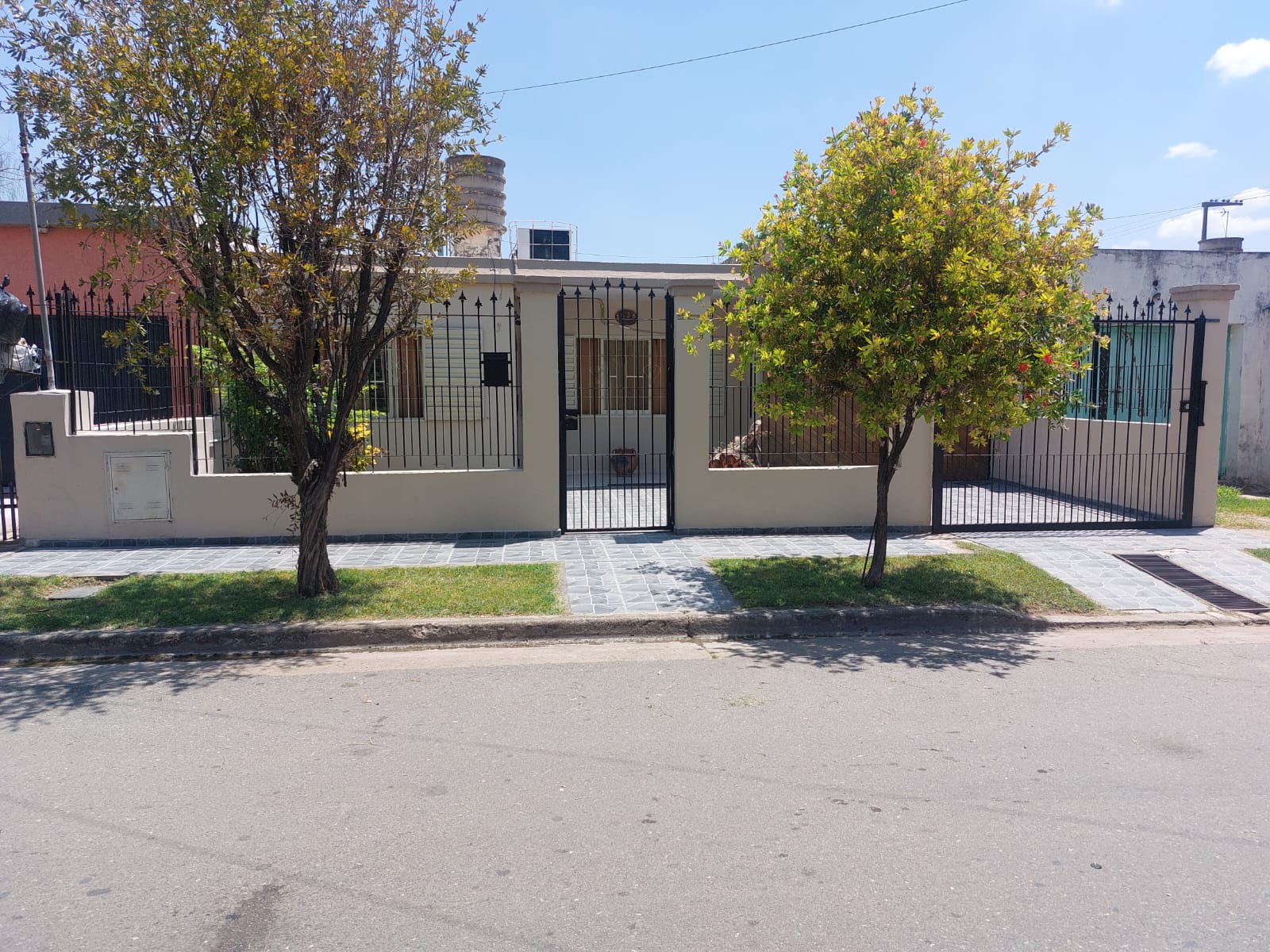 VENTA CASA FAMILIAR EN ZONA SUR