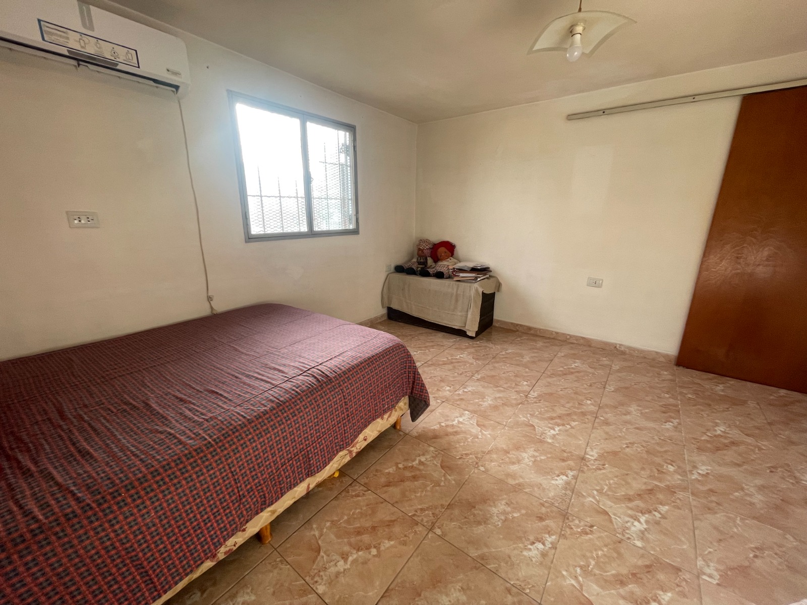 VENTA CASA FAMILIAR EN ZONA SUR