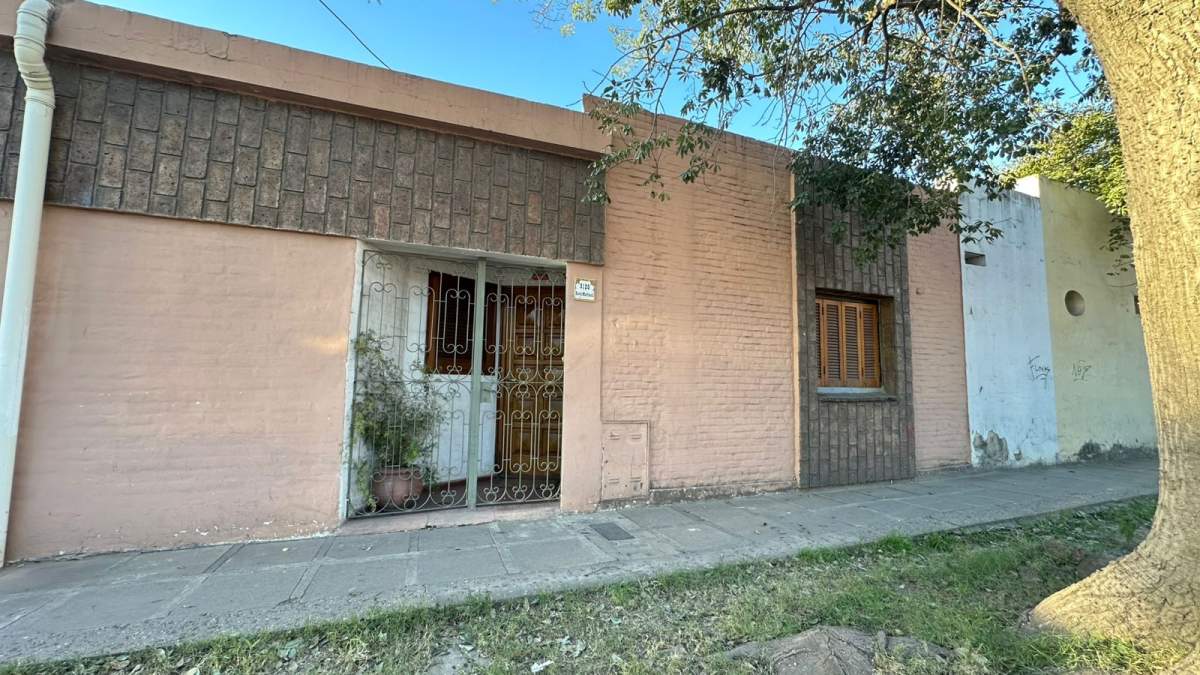 Vendo Propiedad Terreno Exclusivo Frente a Mujer Urbana