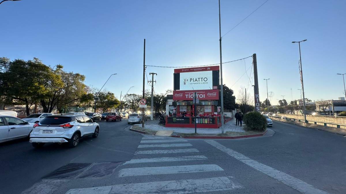 Vendo Propiedad Terreno Exclusivo Frente a Mujer Urbana