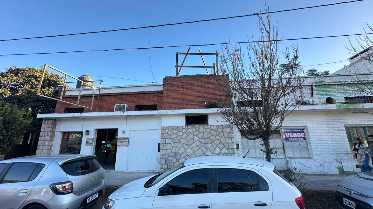 Vendo Propiedad Terreno Exclusivo Frente a Mujer Urbana