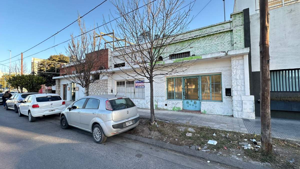 Vendo Propiedad Terreno Exclusivo Frente a Mujer Urbana