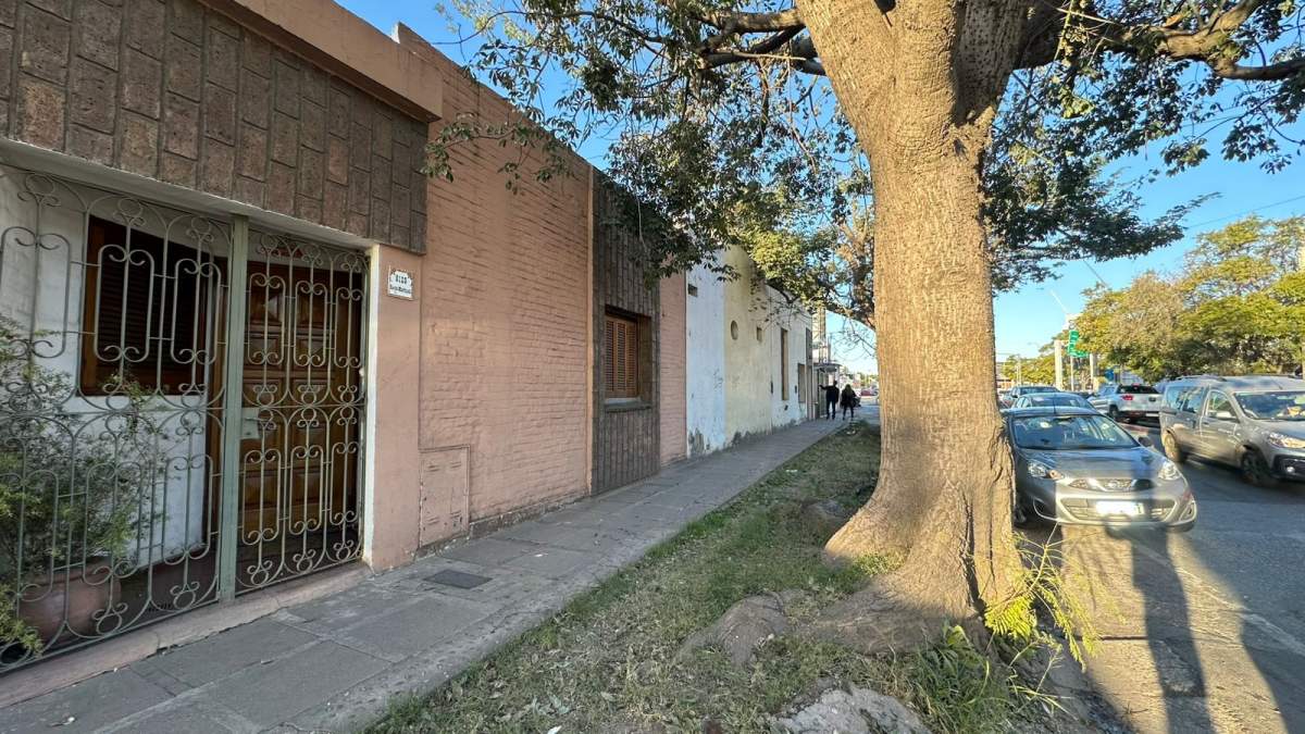 Vendo Propiedad Terreno Exclusivo Frente a Mujer Urbana