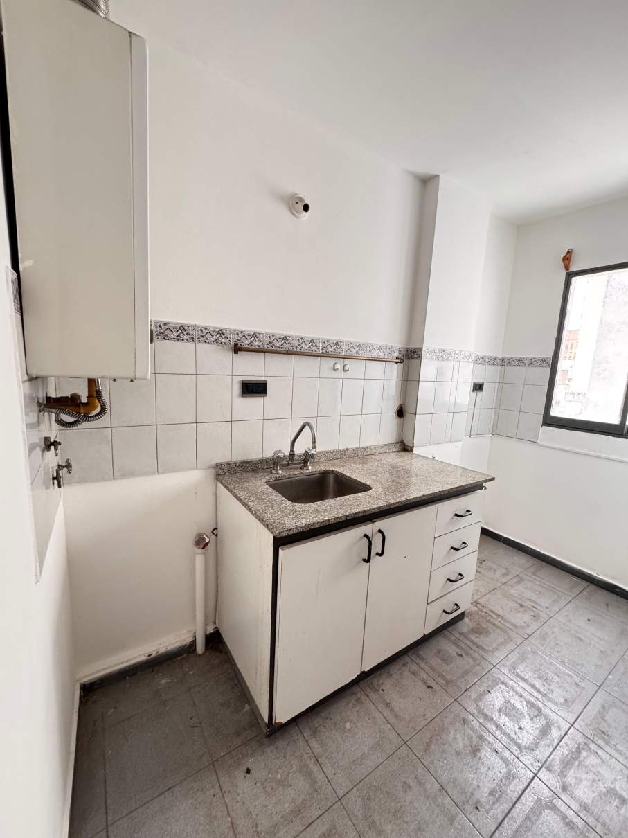 CENTRO A MTS DE BARRIO GRL PAZ - 1 DORMITORIO CON BALCON. CONOCELO!