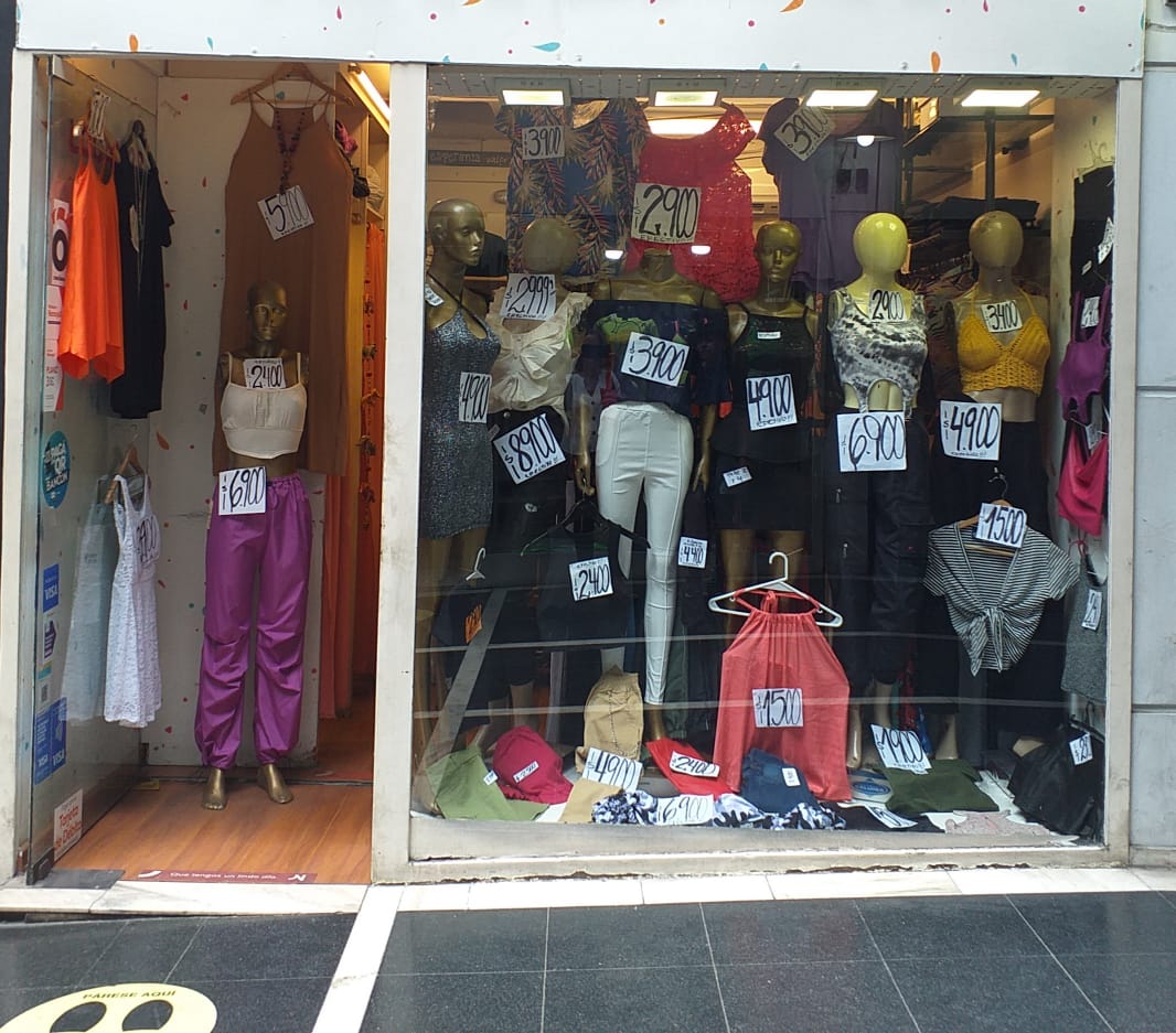 VENDO LOCAL COMERCIAL- EN GALERIA PLANETA