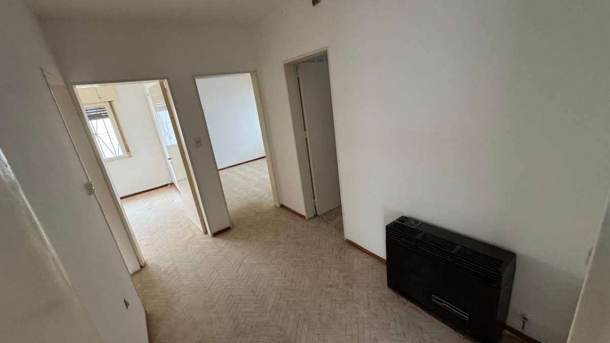 VENTA CASA 3 DORMITORIOS EN BARRIO PARQUE VELEZ SARSFIELD