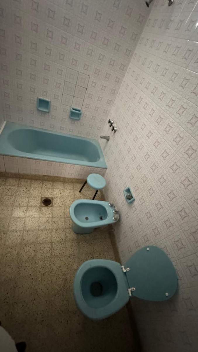 VENTA CASA 3 DORMITORIOS EN BARRIO PARQUE VELEZ SARSFIELD