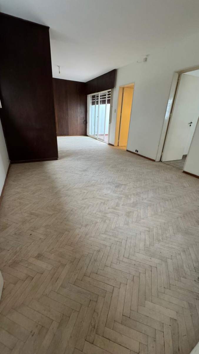 VENTA CASA 3 DORMITORIOS EN BARRIO PARQUE VELEZ SARSFIELD