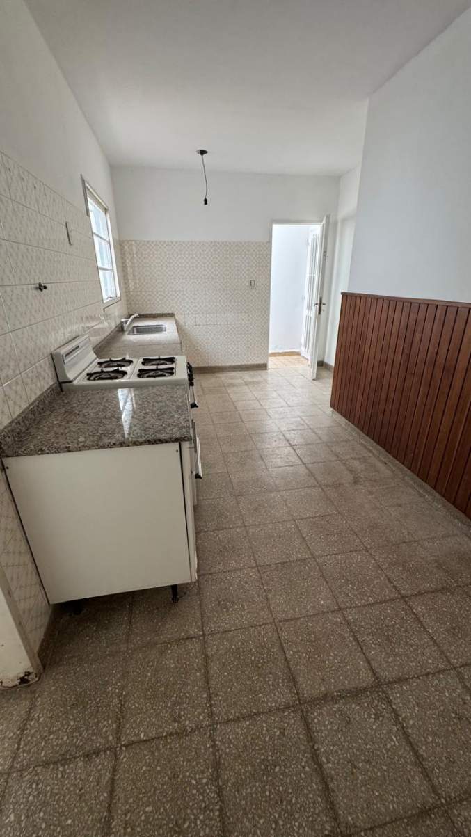 VENTA CASA 3 DORMITORIOS EN BARRIO PARQUE VELEZ SARSFIELD