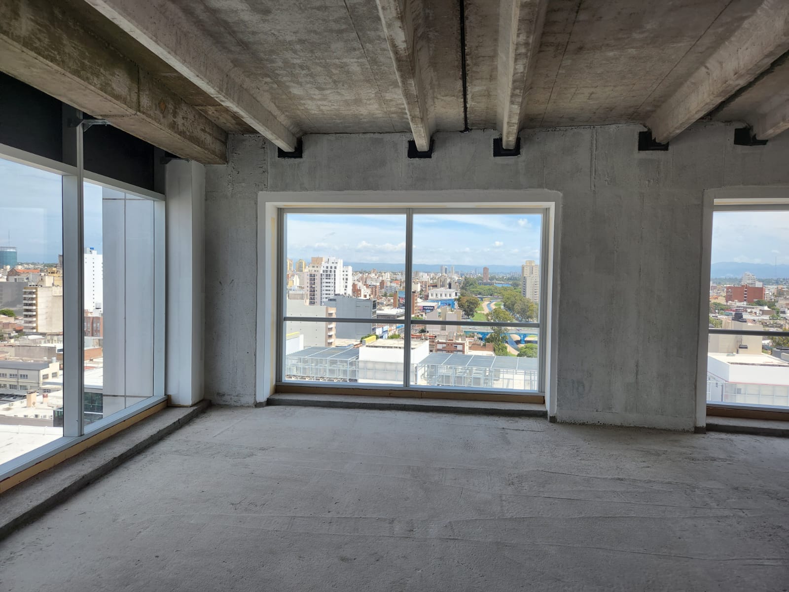 ALQUILER oficinas AAA Distrito Capitalinas 150 y 165  m2 Torre Principal