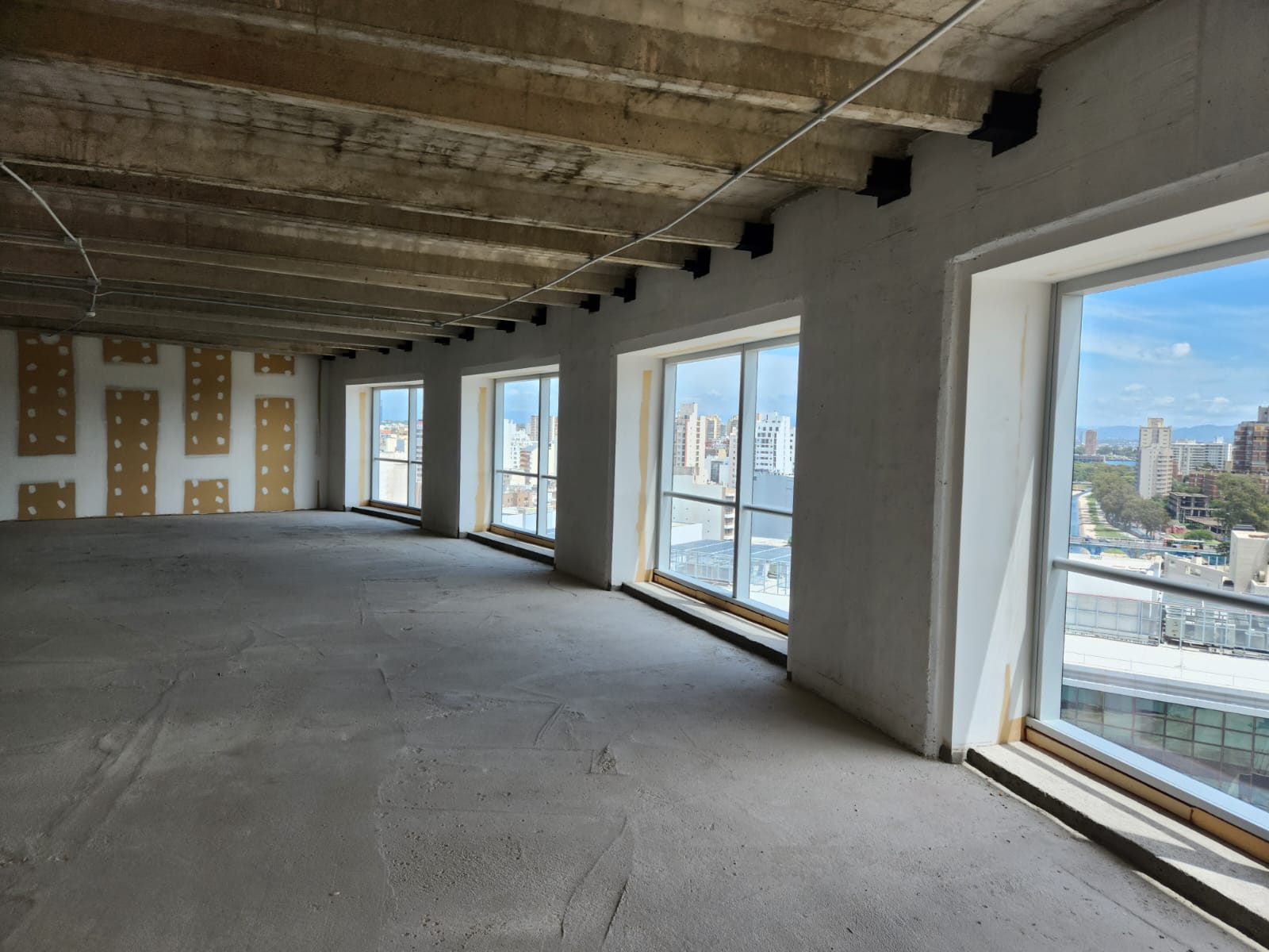 ALQUILER oficinas AAA Distrito Capitalinas 150 y 165  m2 Torre Principal