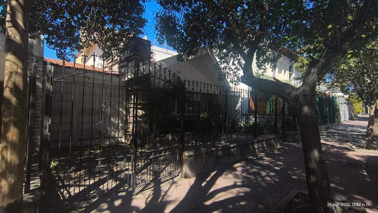 PASO DE LOS ANDES: LA PAMPA 315  CASA DE 4 DORMITORIOS A METROS DEL NUEVOCENTRO