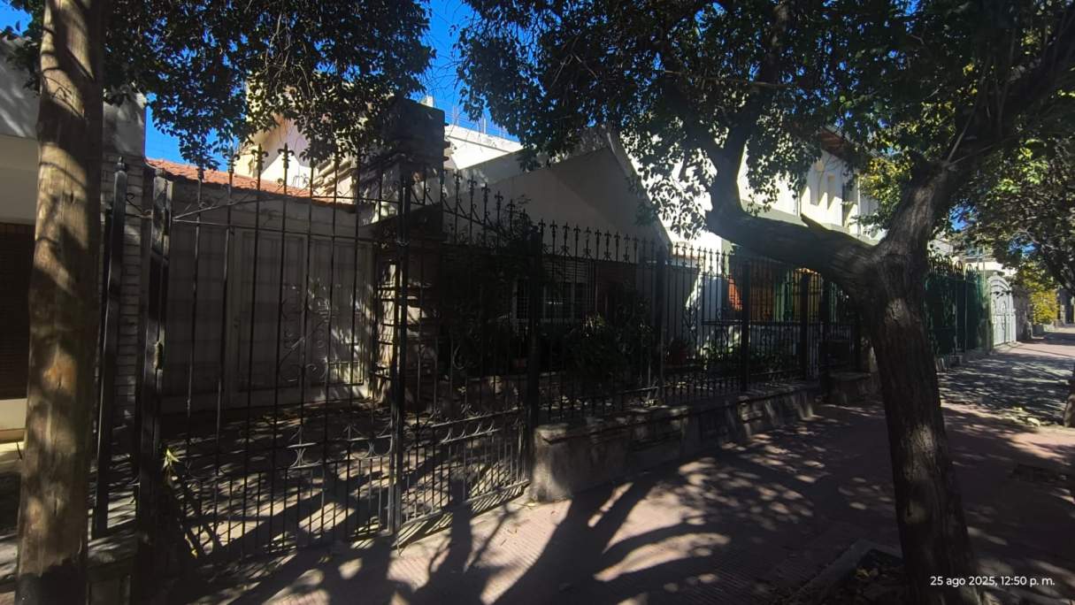 PASO DE LOS ANDES: LA PAMPA 315  CASA DE 4 DORMITORIOS A METROS DEL NUEVOCENTRO