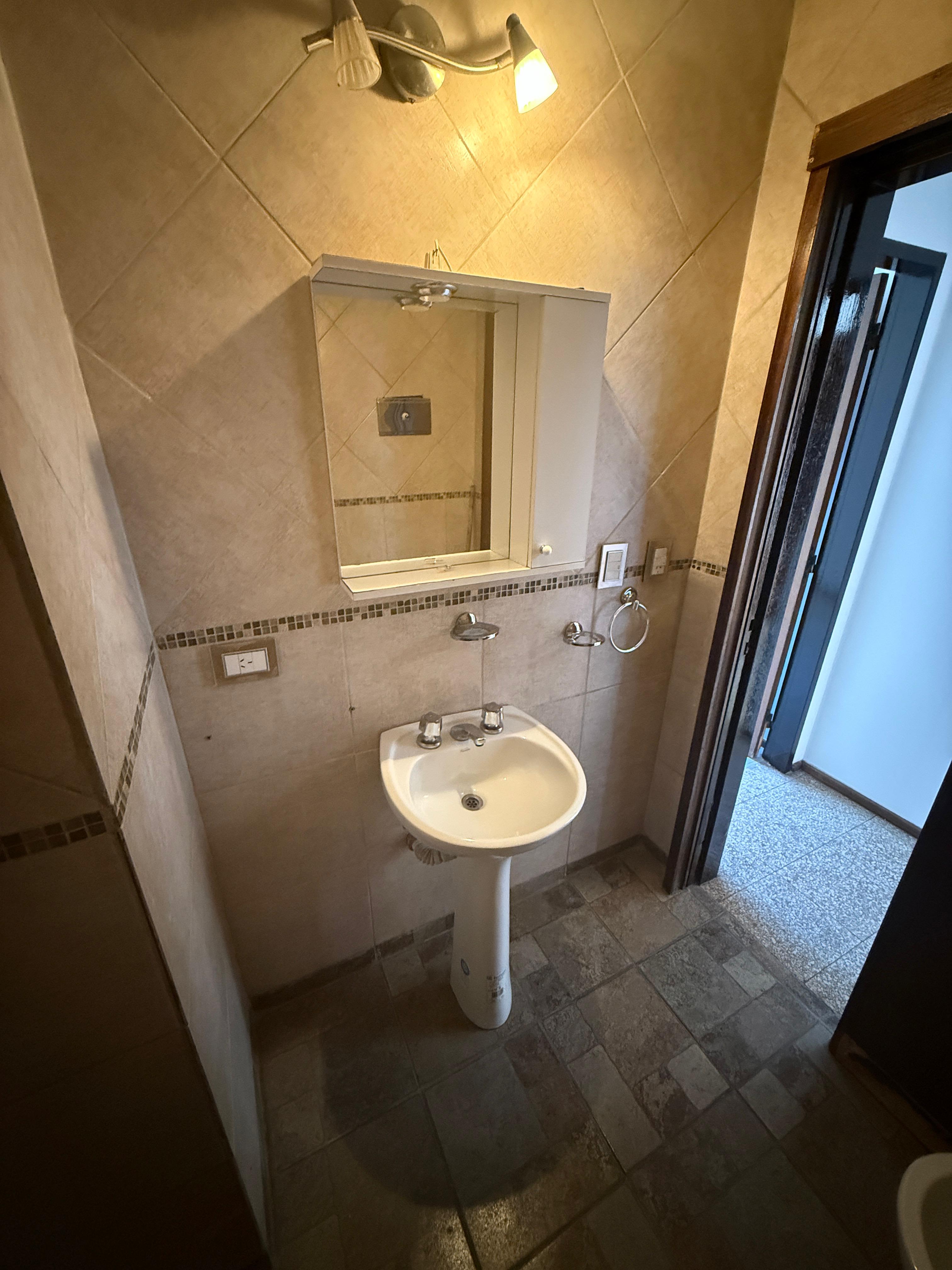 ALQUILER DEPARTAMENTO- CENTRO- (2 dormitorios  balcón)