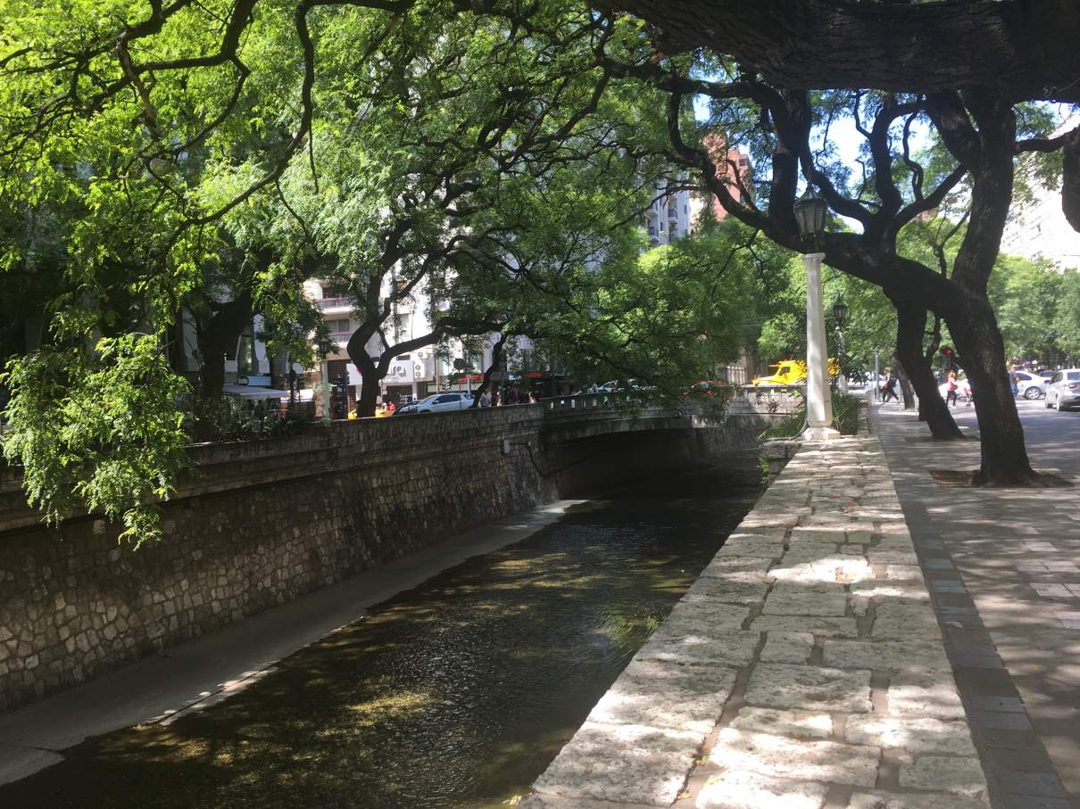 Depto 2 dormitorios  Colón y Cañada