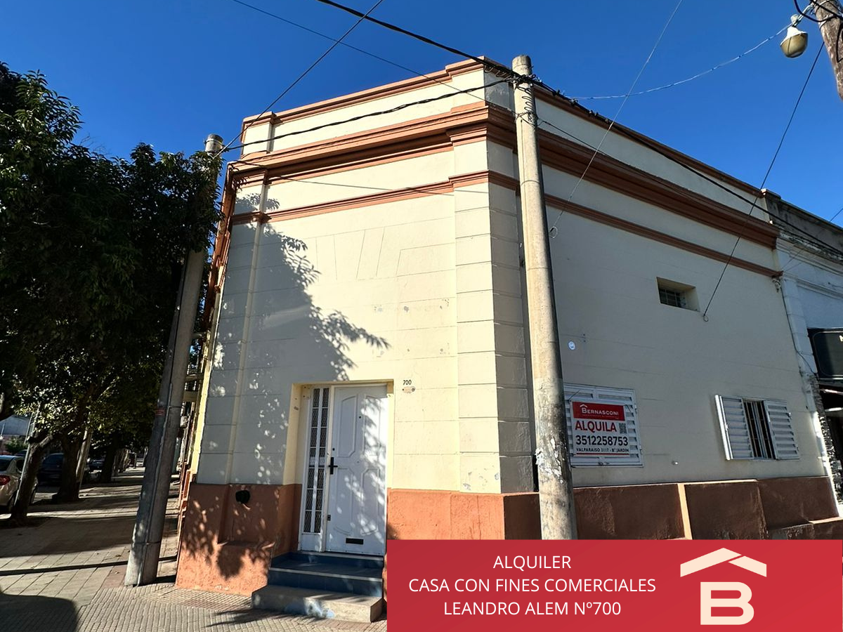 Propiedad Comercial en Esquina  Av. Alem al 700