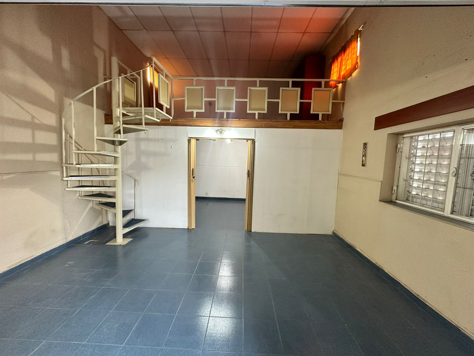 Propiedad Comercial en Esquina  Av. Alem al 700