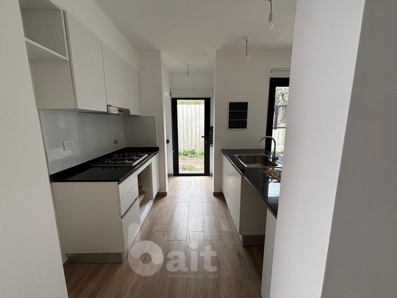 VENDO CASA EN HOUSING 3 DORMITORIOS CON PILETA A ESTRENAR