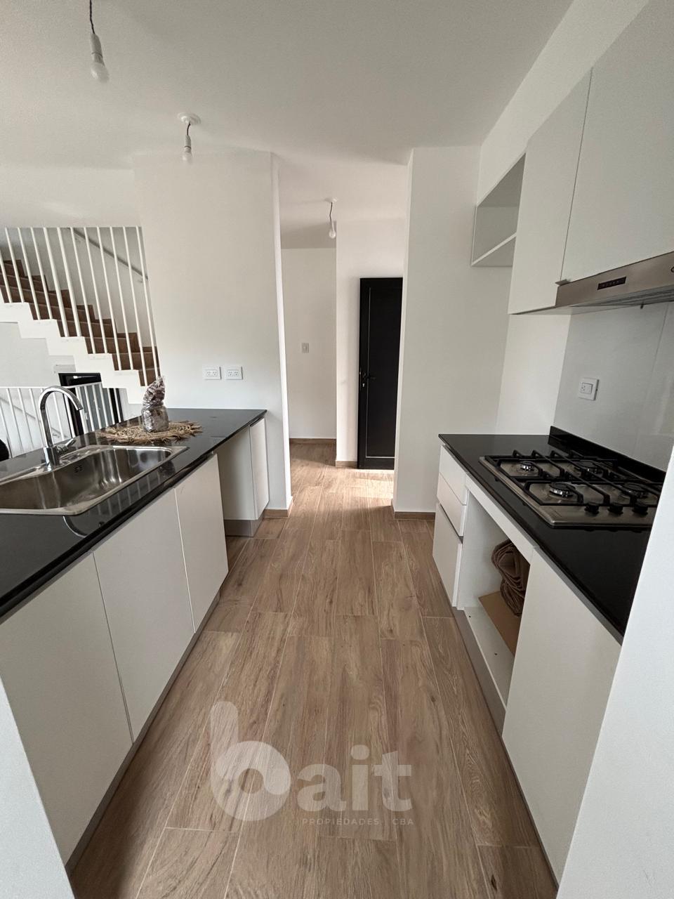 VENDO CASA EN HOUSING 3 DORMITORIOS CON PILETA A ESTRENAR