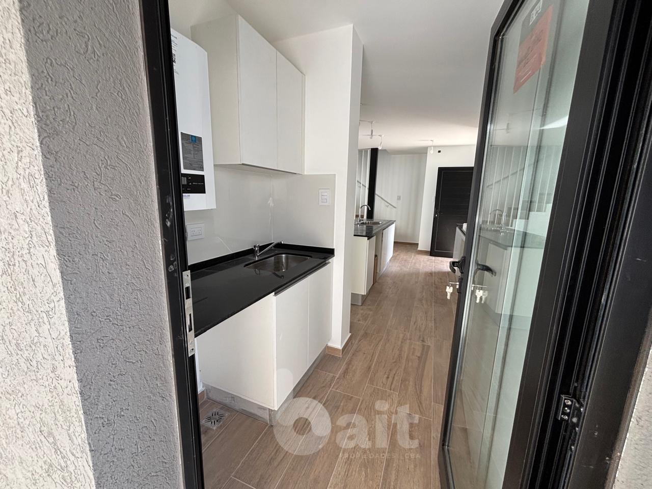 VENDO CASA EN HOUSING 3 DORMITORIOS CON PILETA A ESTRENAR