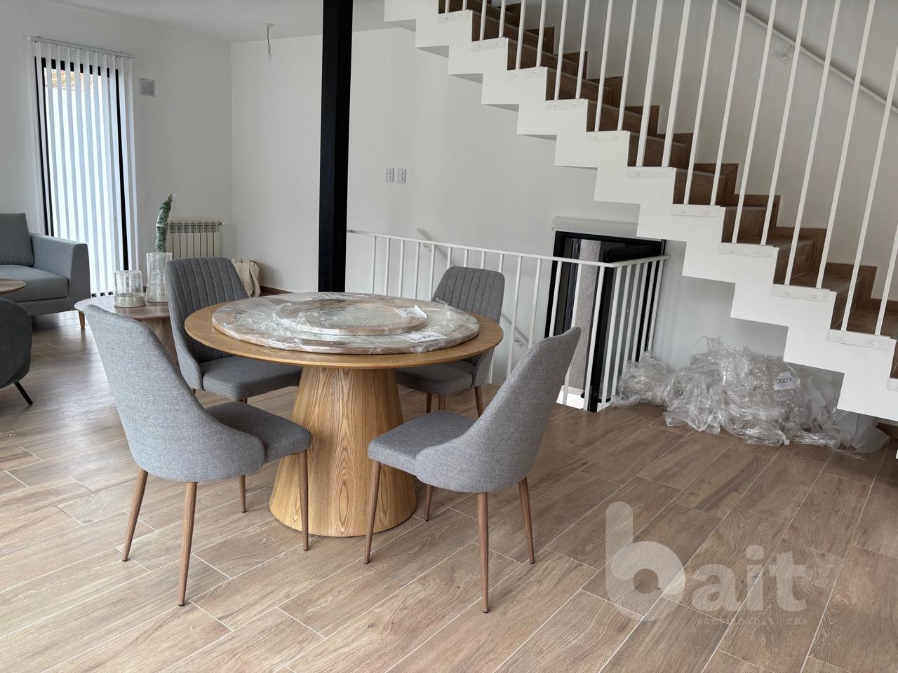 VENDO CASA EN HOUSING 3 DORMITORIOS CON PILETA A ESTRENAR