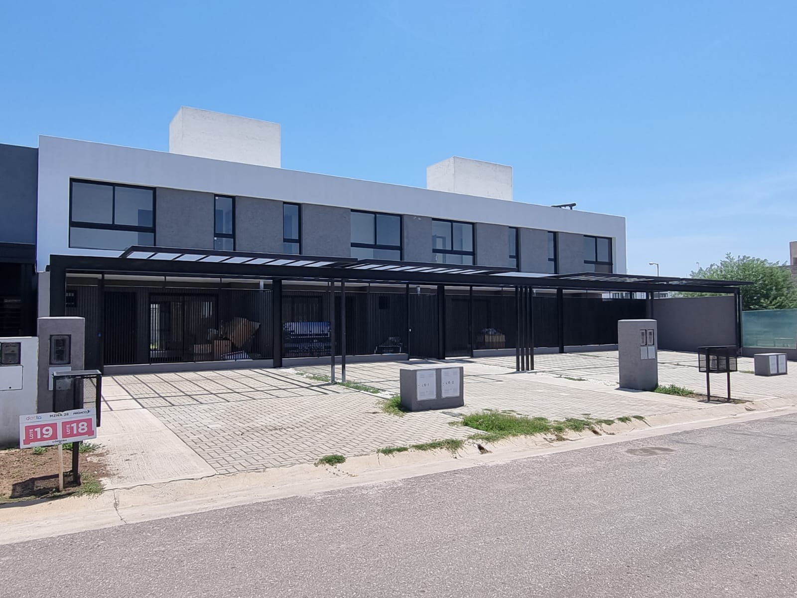 DOCTA BOULEVARD DUPLEX TRES DORMITORIOS EN ALQUILER