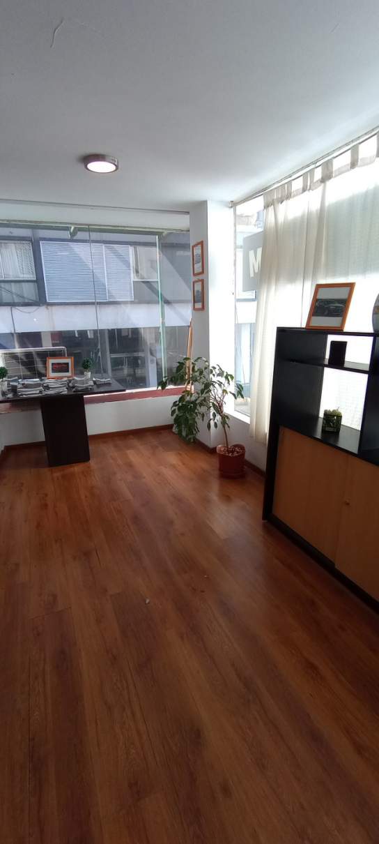 VENDO LOCAL COMERCIAL EN MICROCENTRO