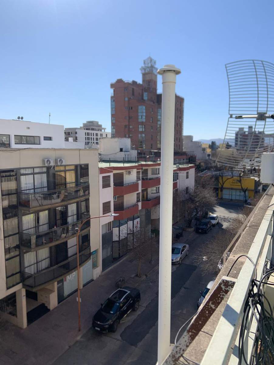 Excelente ubicación . Dpto. 2 Dor. Mas Cochera independiente. Zona Centro Villa Carlos Paz