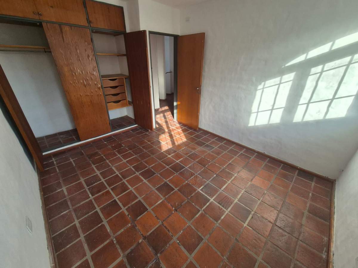 Casa en ALQUILER - Mariano Larra 1470, Cerro de las rosas, Córdoba - 3 dormitorios con patio!