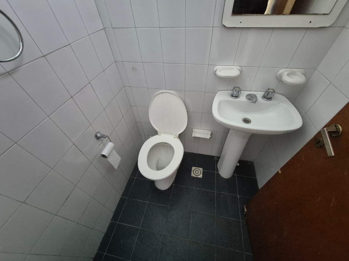 Casa en ALQUILER - Mariano Larra 1470, Cerro de las rosas, Córdoba - 3 dormitorios con patio!