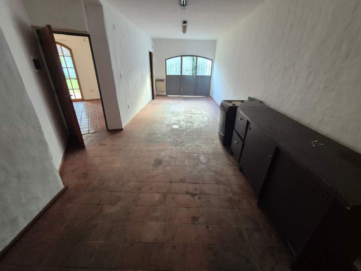 Casa en ALQUILER - Mariano Larra 1470, Cerro de las rosas, Córdoba - 3 dormitorios con patio!