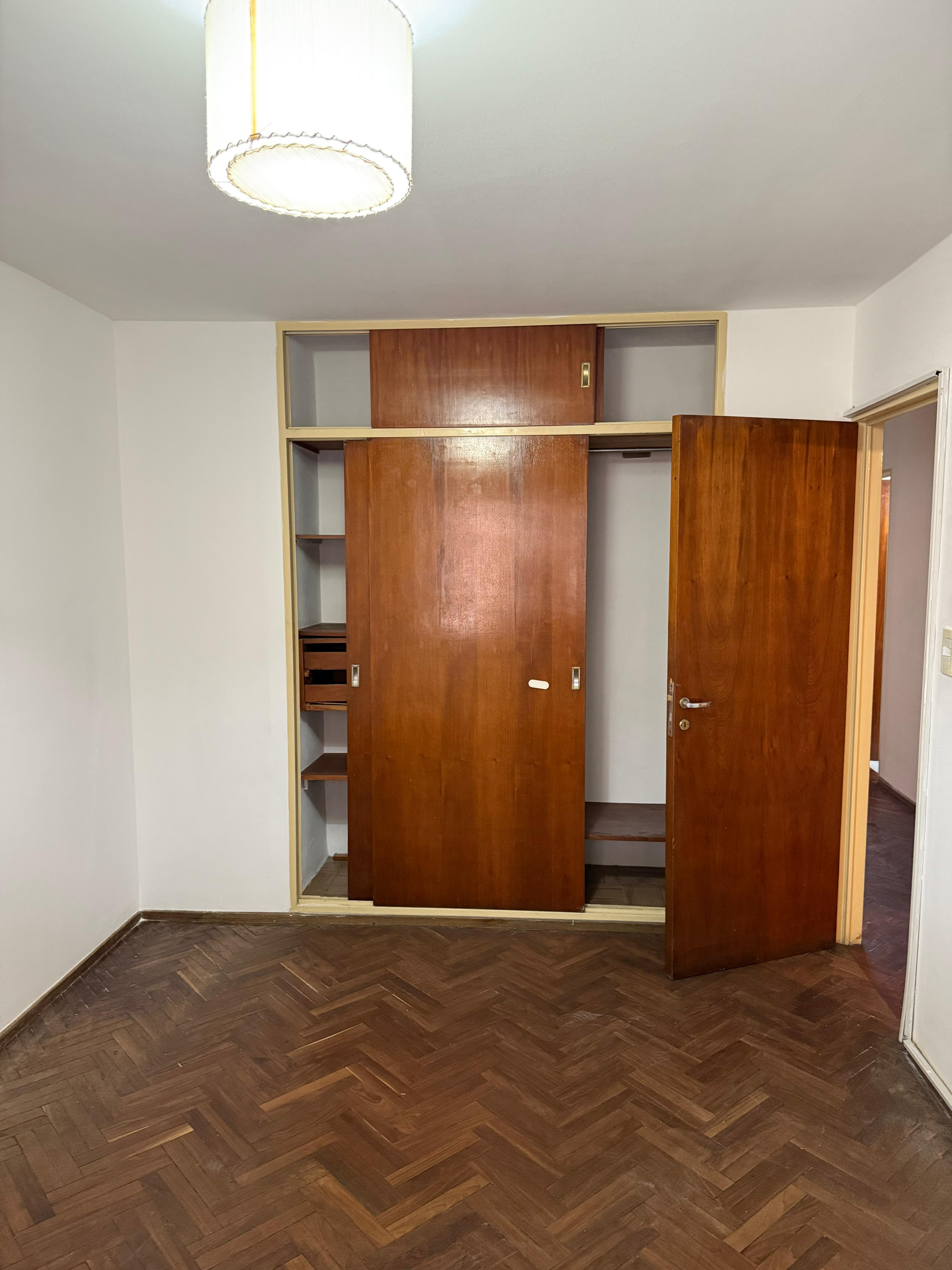 AMPLIO DEPTO EN PLENO CENTRO