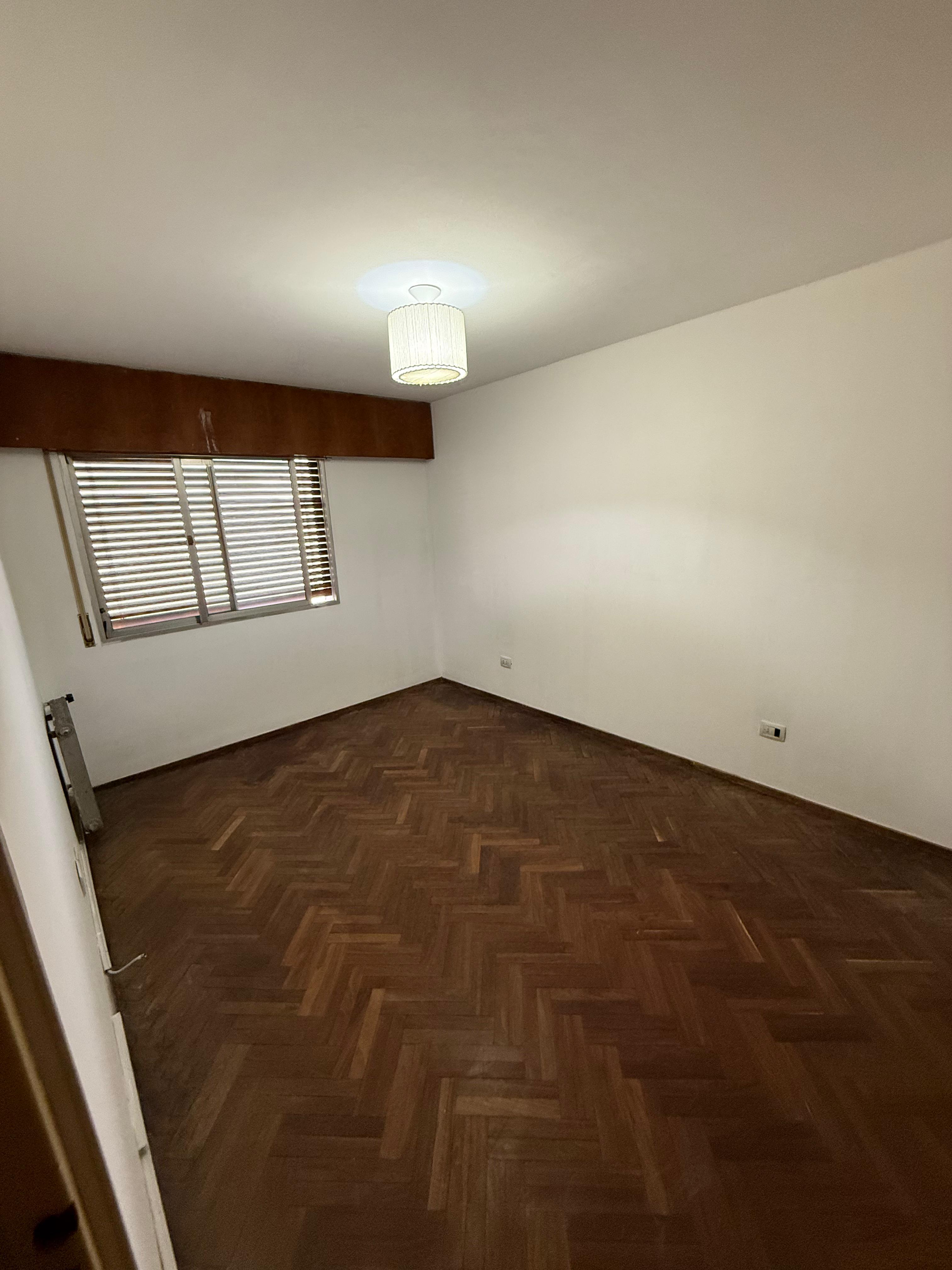 AMPLIO DEPTO EN PLENO CENTRO