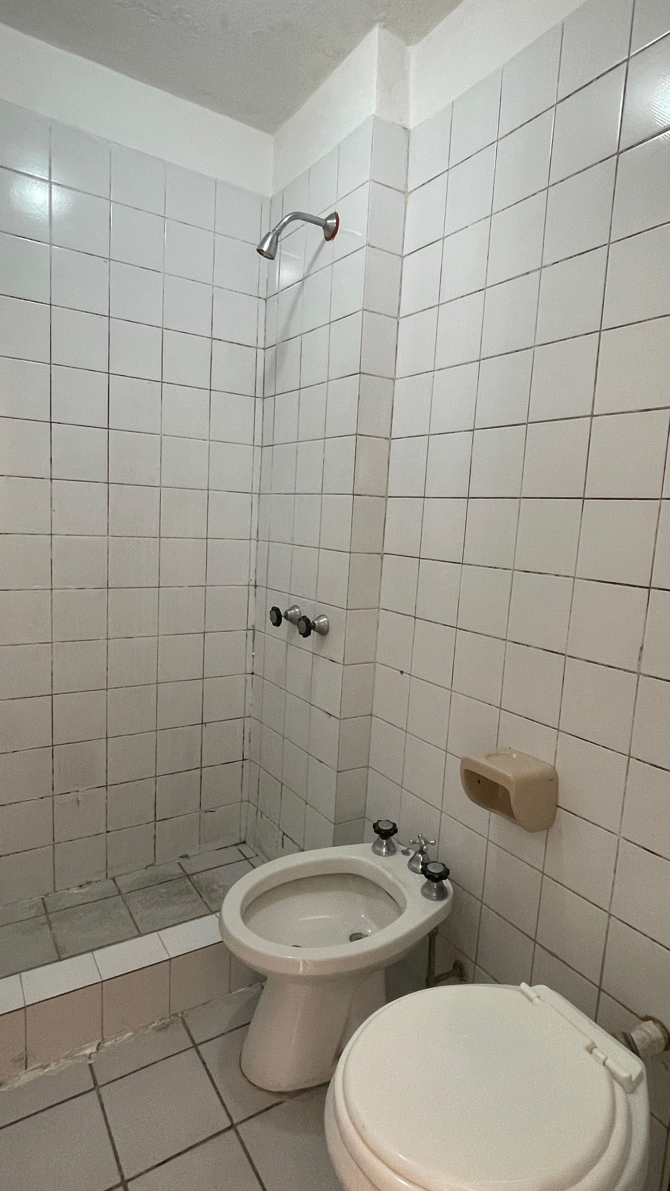 ALBERDI - Neuquen 145 - 1 Dormitorio Desocupado c Escritura