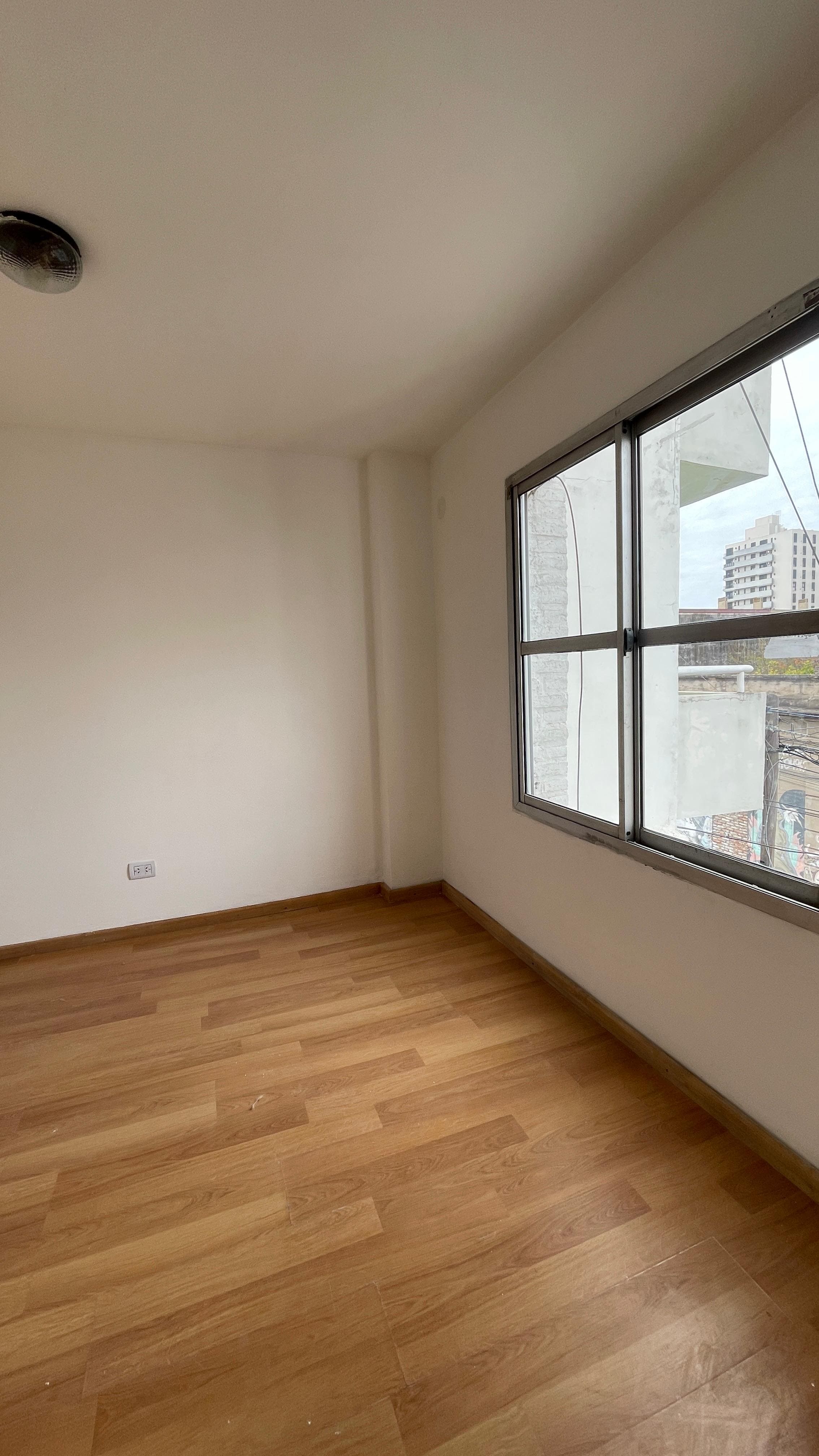 ALBERDI - Neuquen 145 - 1 Dormitorio Desocupado c Escritura