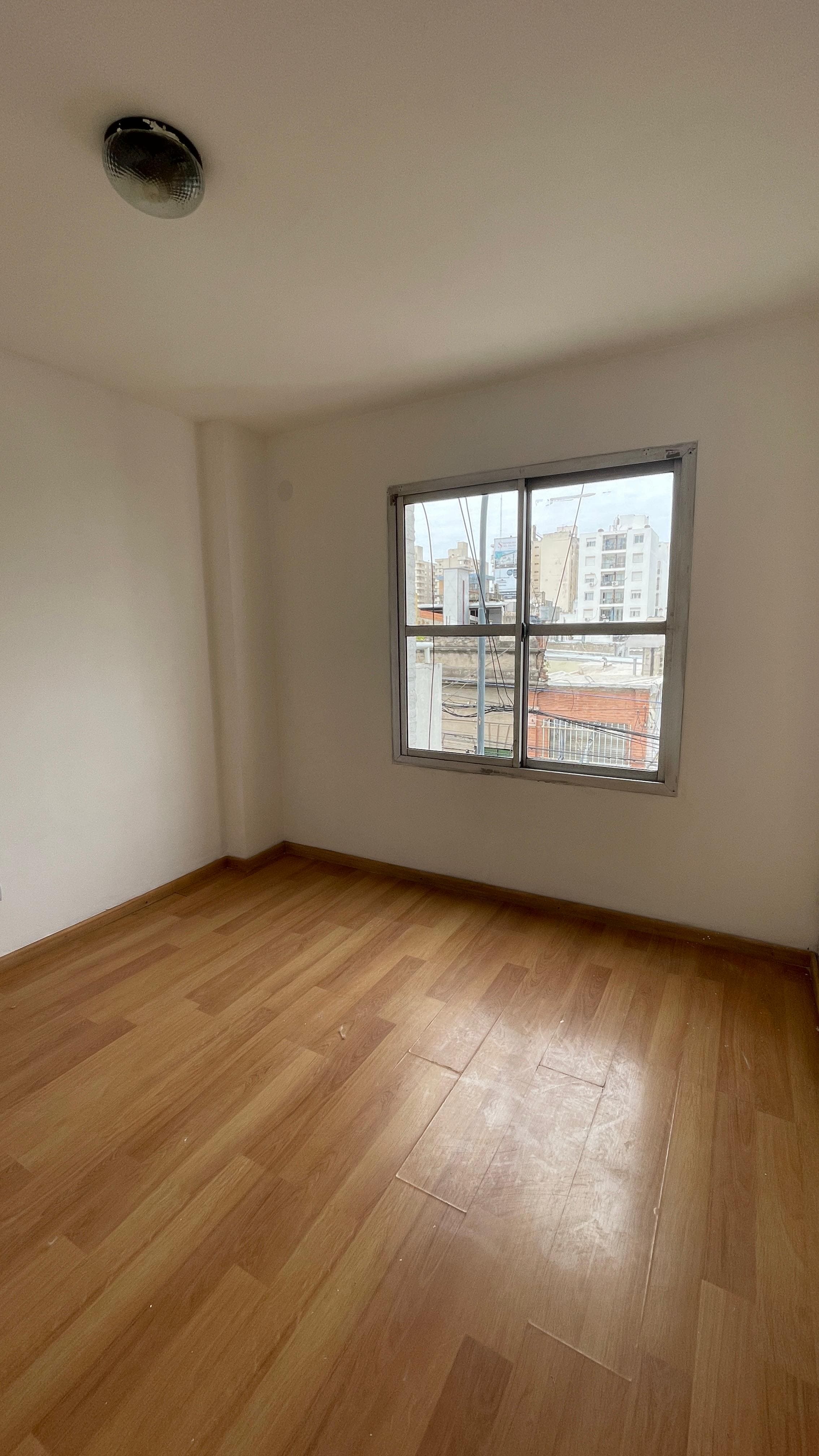 ALBERDI - Neuquen 145 - 1 Dormitorio Desocupado c Escritura