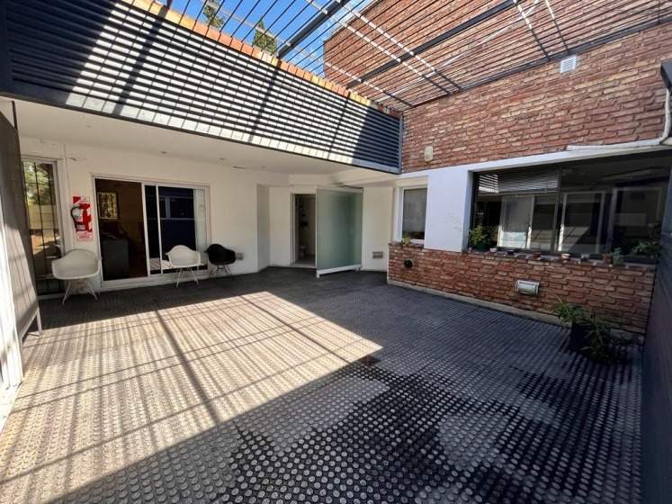 INMUEBLE USO COMERCIAL . 942M2 CUBIERTOS . EXCELENTE UBICACION!