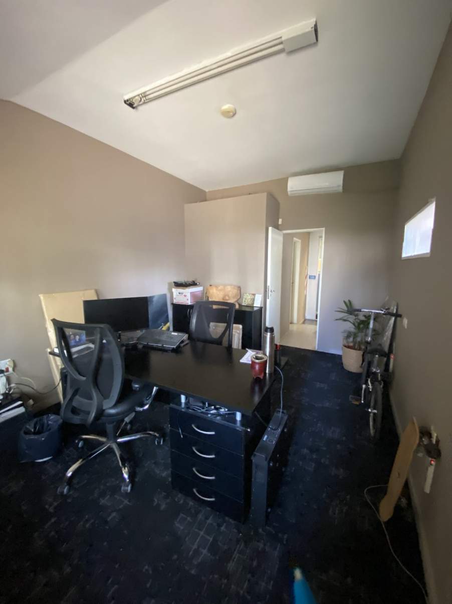 INMUEBLE USO COMERCIAL . 942M2 CUBIERTOS . EXCELENTE UBICACION!
