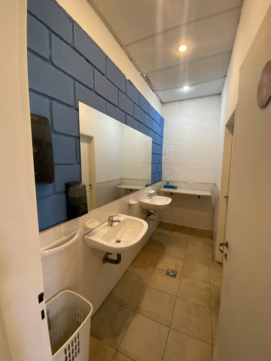 INMUEBLE USO COMERCIAL . 942M2 CUBIERTOS . EXCELENTE UBICACION!