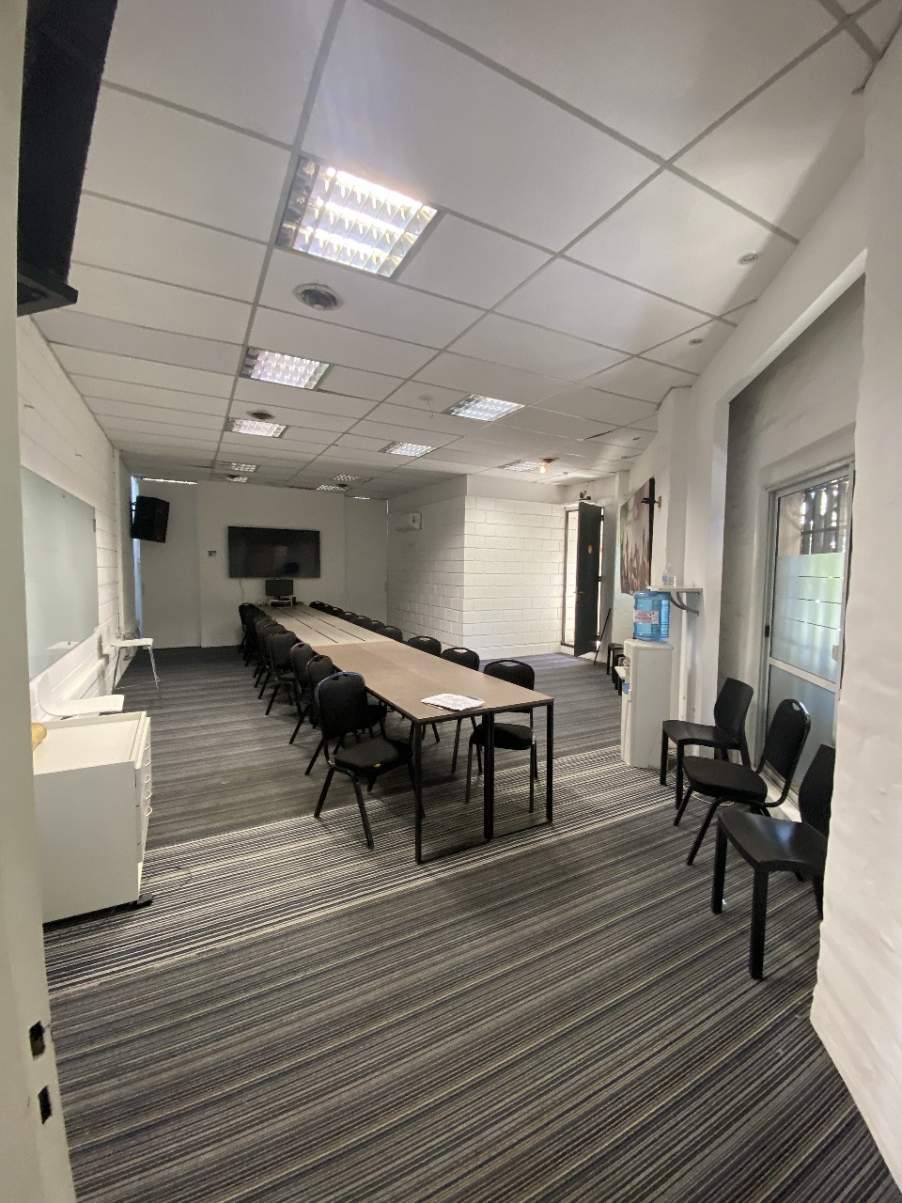 INMUEBLE USO COMERCIAL . 942M2 CUBIERTOS . EXCELENTE UBICACION!