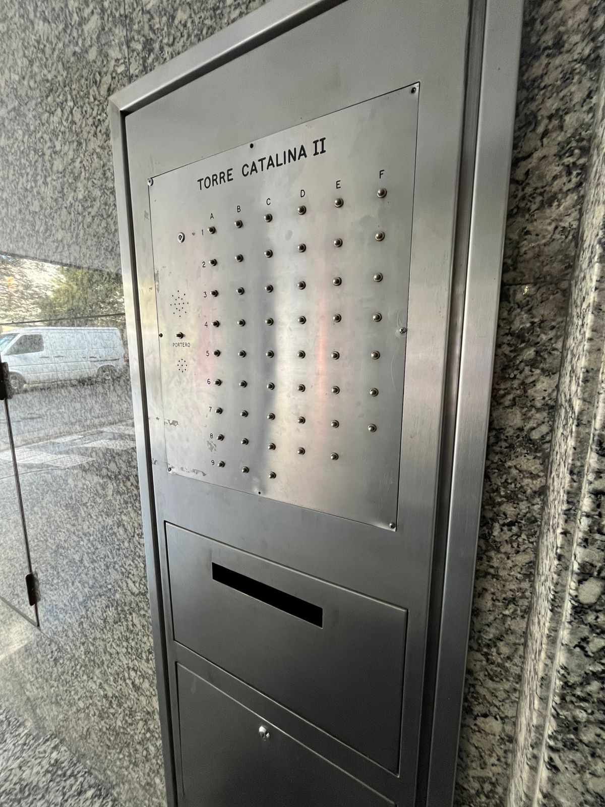 ALQUILO EN NUEVA CORDOBA MONOAMBIENTE CON GAS NATURAL INDEPENDNCIA 350 ILUMINADO