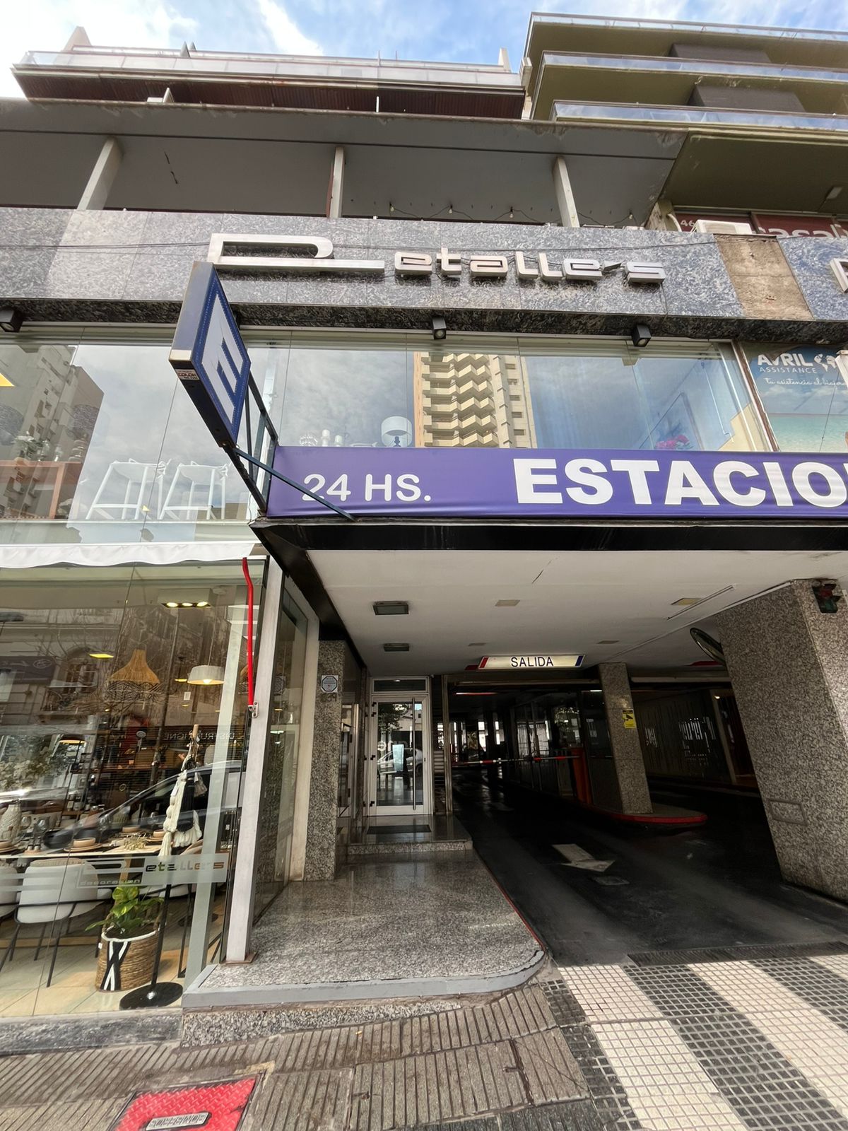 ALQUILO EN NUEVA CORDOBA MONOAMBIENTE CON GAS NATURAL INDEPENDNCIA 350 ILUMINADO